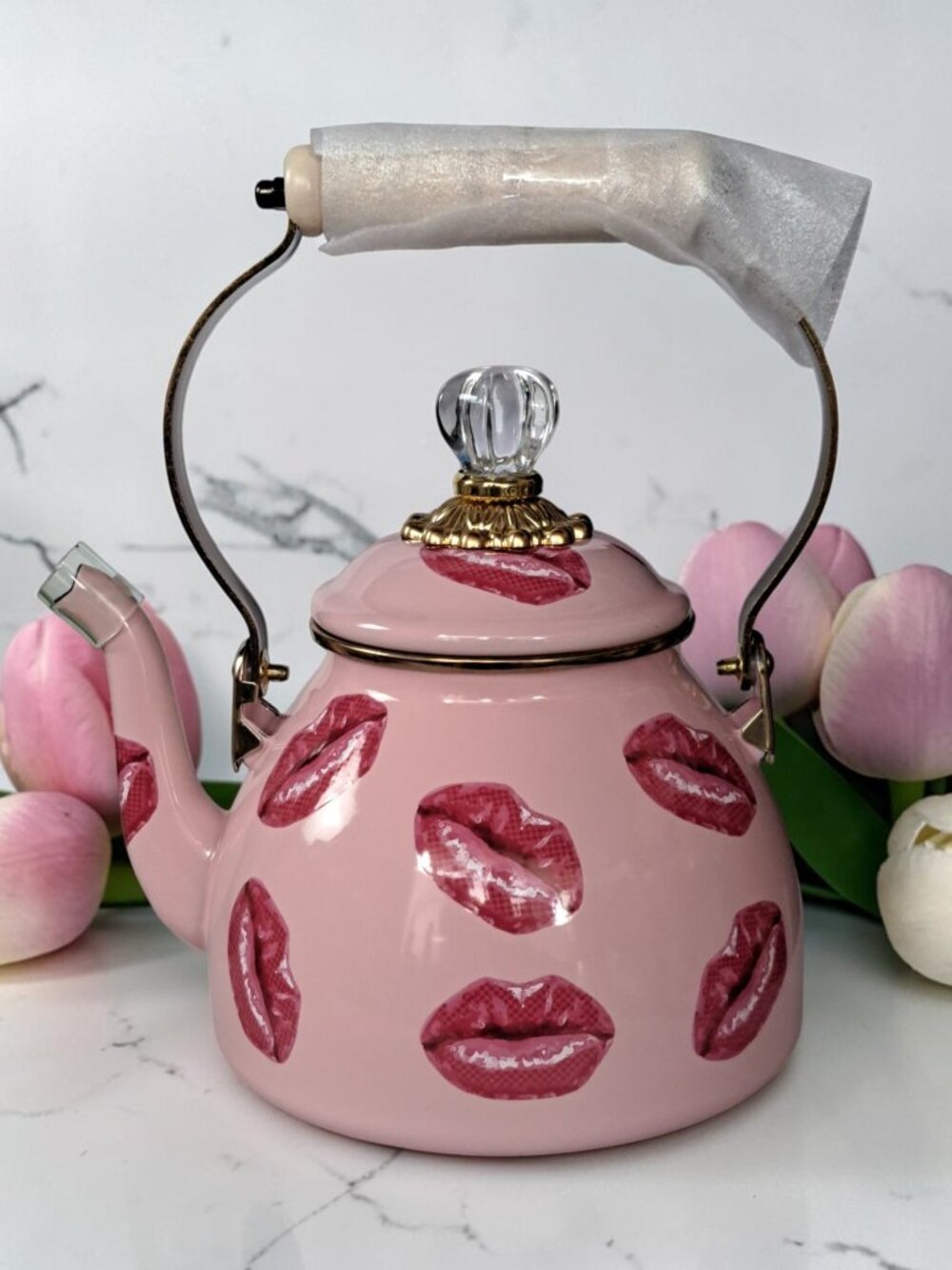 NEVER USED MacKenzie- Childs Kiss Me 2Qt Tea Kettle RARE RETIRED, HARD TO FIND